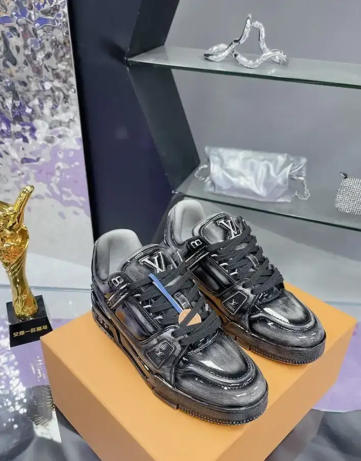 Louis Vuitton Sneakers